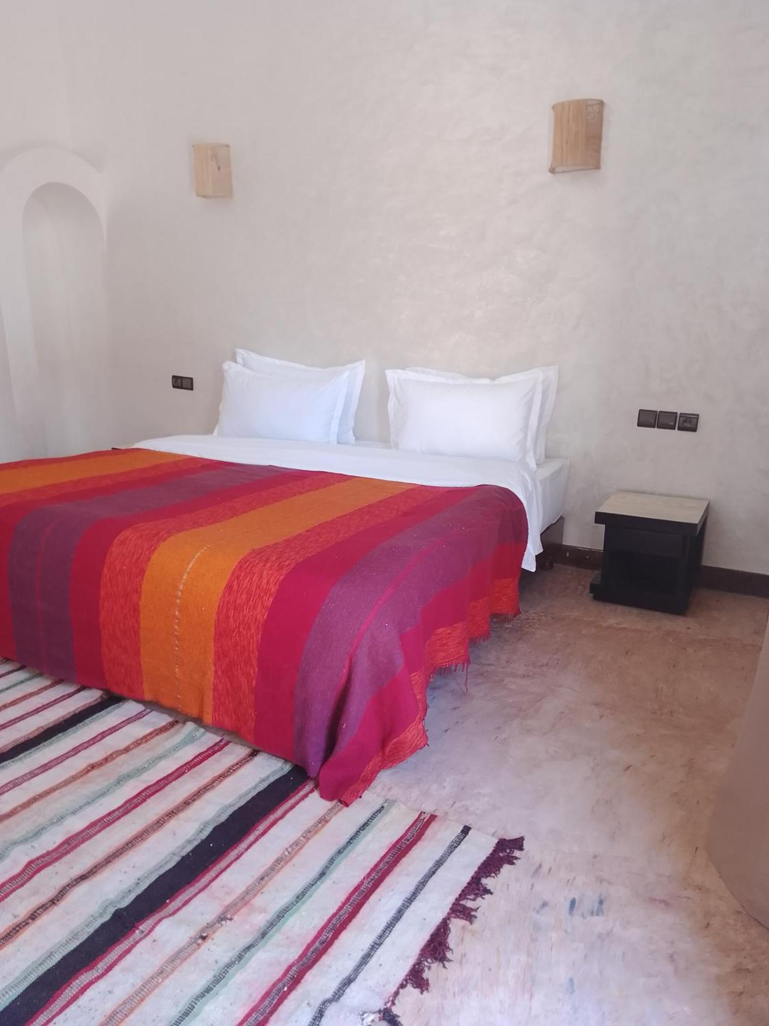 Kasbah Dar Bahnini Hostel Skoura Ngoại thất bức ảnh